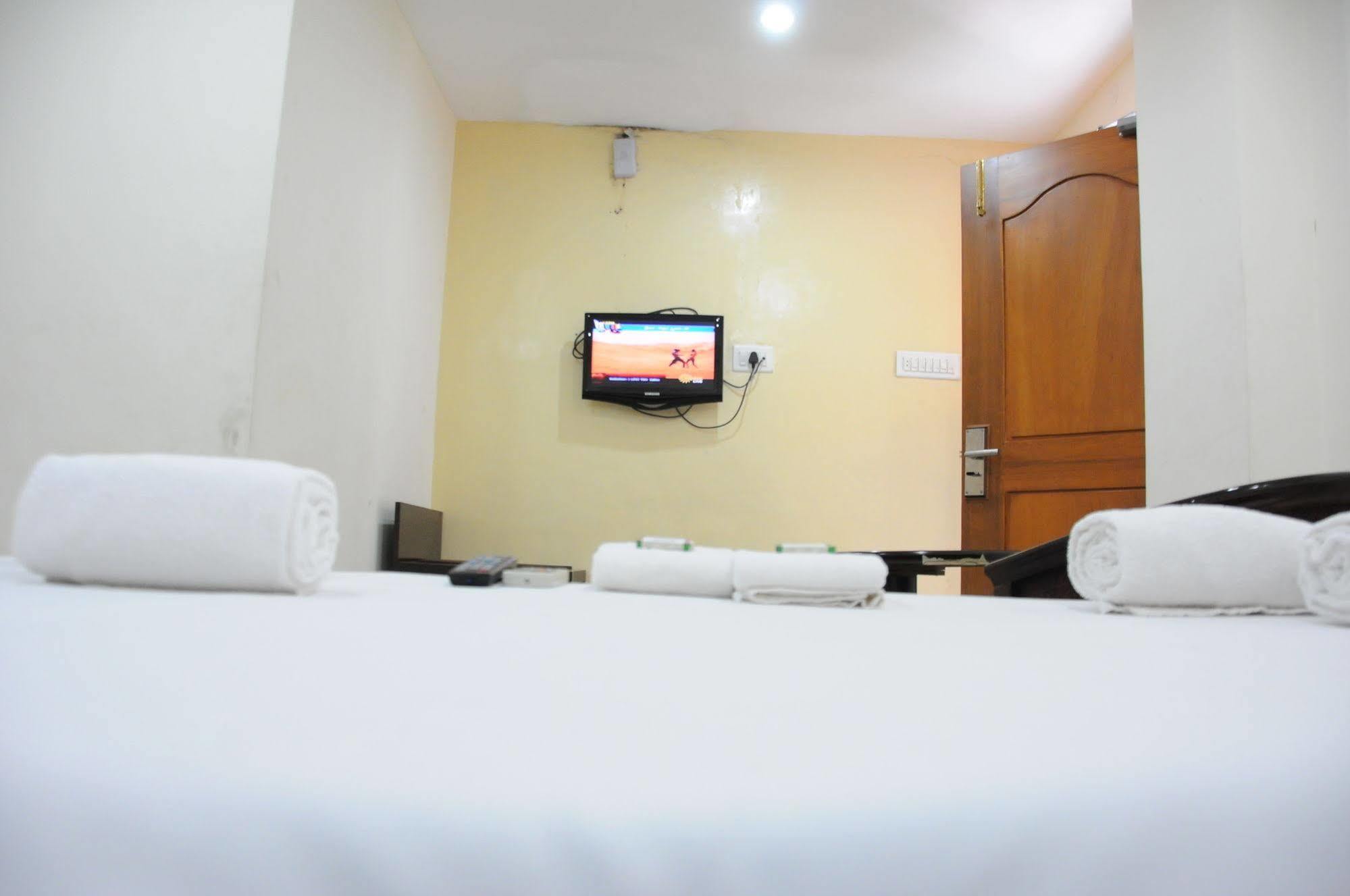 Lloyds Serviced Apartments, Near Music Academy Chennai